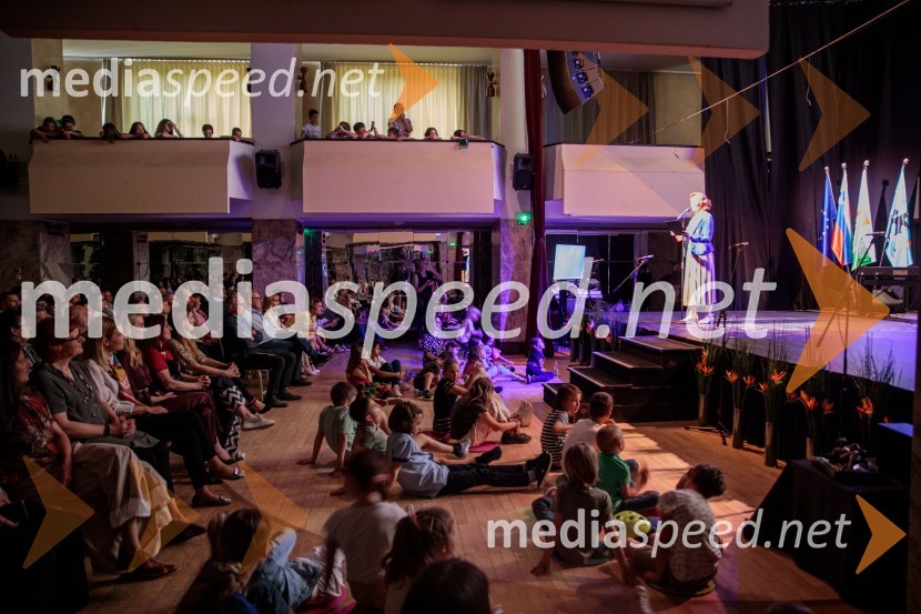  Saša  Pavček, igralka, Predsednica združenja dramskih umetnikov Slovenije, prejemnica Borštnikovega prstanaSlavnostna prireditev ob 60-letnici Pionirskega doma