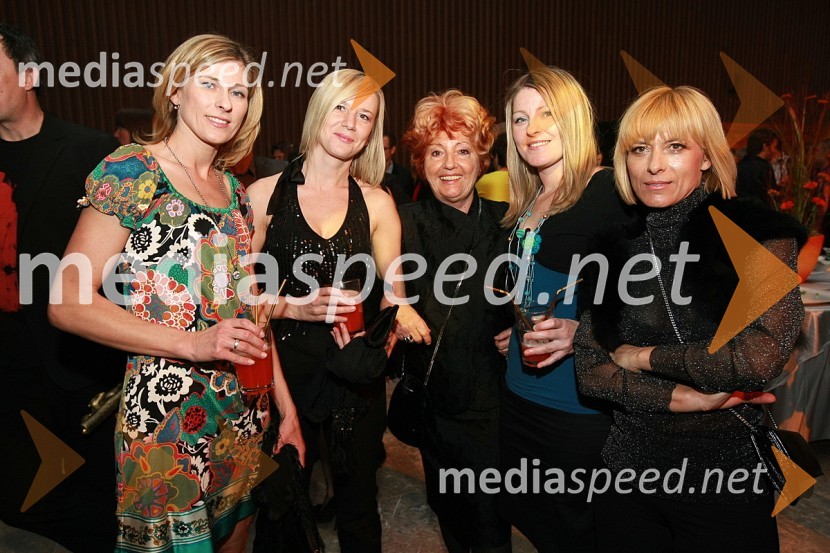 Andreja Comino, novinarka, Katja Božič, novinarka revije Jana, Bernarda Jeklin, nekdanja urednica revije Jana in dobitnica Viktorja za življenjsko delo, ... in Barbra Jermann, urednica revije LadyViktorji 2008, zaključna zabava na Gospodarskem razstavišču