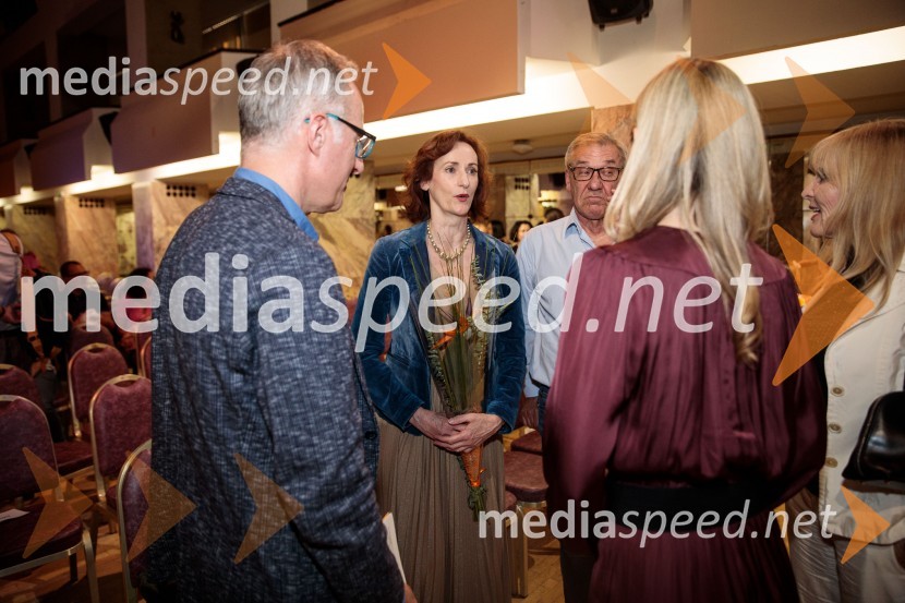  Saša  Pavček, igralka, Predsednica združenja dramskih umetnikov Slovenije, prejemnica Borštnikovega prstana;  Aleš Valič, igralec;  Barbara Murn Vrviščar, direktorica Pionirskega domaSlavnostna prireditev ob 60-letnici Pionirskega doma