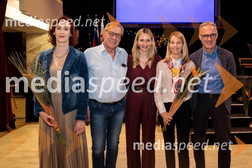  Saša  Pavček, igralka, Predsednica združenja dramskih umetnikov Slovenije, prejemnica Borštnikovega prstana;  Aleš Valič, igralec;  Barbara Murn Vrviščar, direktorica Pionirskega doma;  Tjaša Ficko, podžupanja, Mestna občina Ljubljana;  Igor Evgen Bergant, novinar in TV voditeljSlavnostna prireditev ob 60-letnici Pionirskega doma