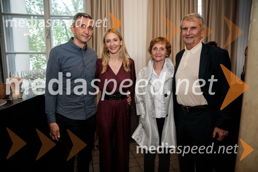  ... ;  Barbara Murn Vrviščar, direktorica Pionirskega doma;  ... ;  ... Slavnostna prireditev ob 60-letnici Pionirskega doma