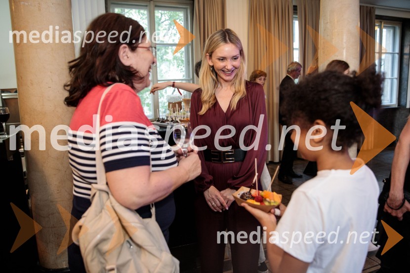  Barbara Murn Vrviščar, direktorica Pionirskega domaSlavnostna prireditev ob 60-letnici Pionirskega doma
