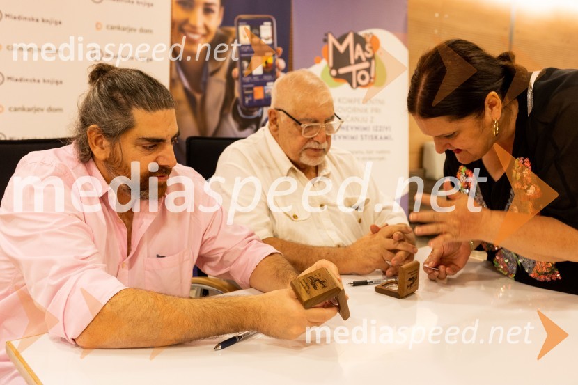  Demián Bucay, pisatelj; dr.  Jorge Bucay, pisatelj in psihoterapevt;  Uršula Cetinski, generalna direktorica, Cankarjev domJorge in Demián Bucay: O odnosih, ki nas zaznamujejo