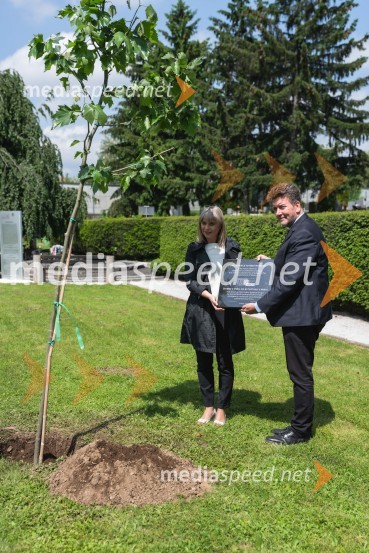 mag. Lidija Pliberšek, direktorica, Pogrebno podjetje Maribor d.d.;  Gábor Móczár, generalni direktor, National Heritage Institute of HungaryDnevi dediščine evropskih pokopališč
