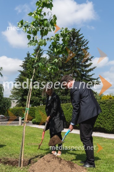 mag. Lidija Pliberšek, direktorica, Pogrebno podjetje Maribor d.d.;  Gábor Móczár, generalni direktor, National Heritage Institute of HungaryDnevi dediščine evropskih pokopališč