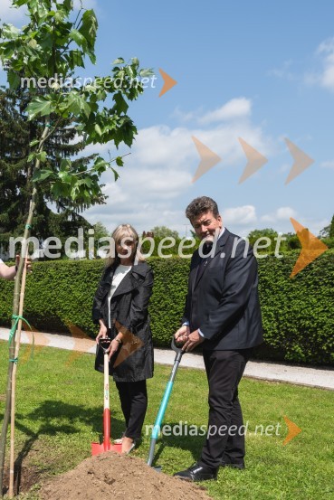 mag. Lidija Pliberšek, direktorica, Pogrebno podjetje Maribor d.d.;  Gábor Móczár, generalni direktor, National Heritage Institute of HungaryDnevi dediščine evropskih pokopališč