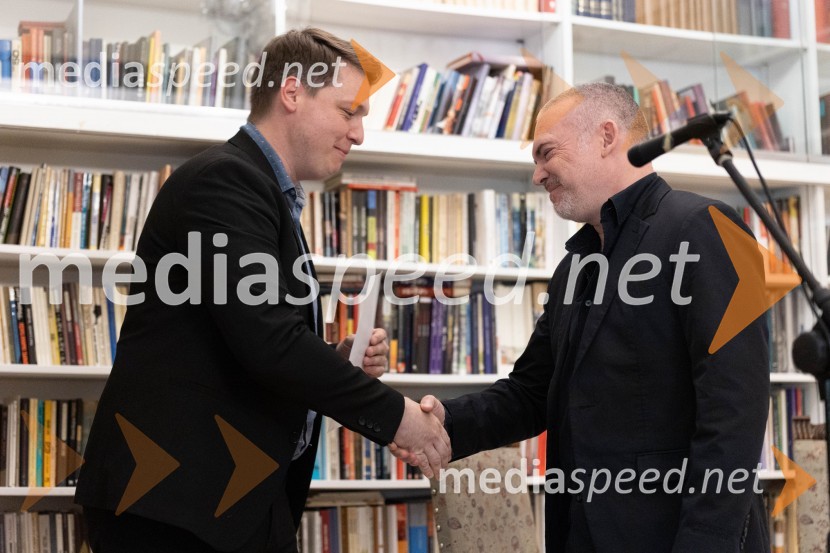 dr. Ambrož Kvartič, avtor besedila, Musical Povodni mož;  Sebastijan Pregelj, pisateljPodelitev nagrade desetnica 2023