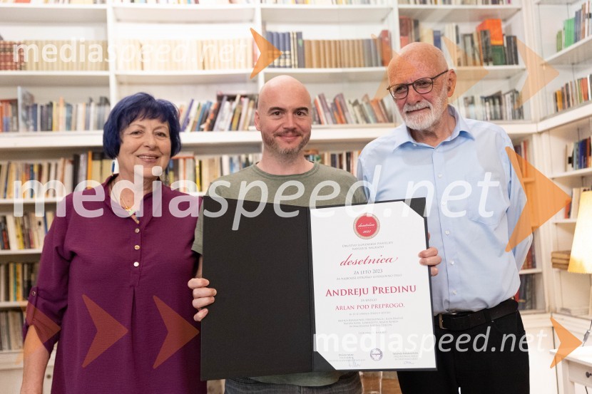  Aksinja Kermauner, pisateljica, predsednica Društva slovenskih pisateljev; Prof. Dr. Andrej Predin, pisatelj in novinar;  Dušan Merc, predsednik Društva slovenskih pisateljevPodelitev nagrade desetnica 2023