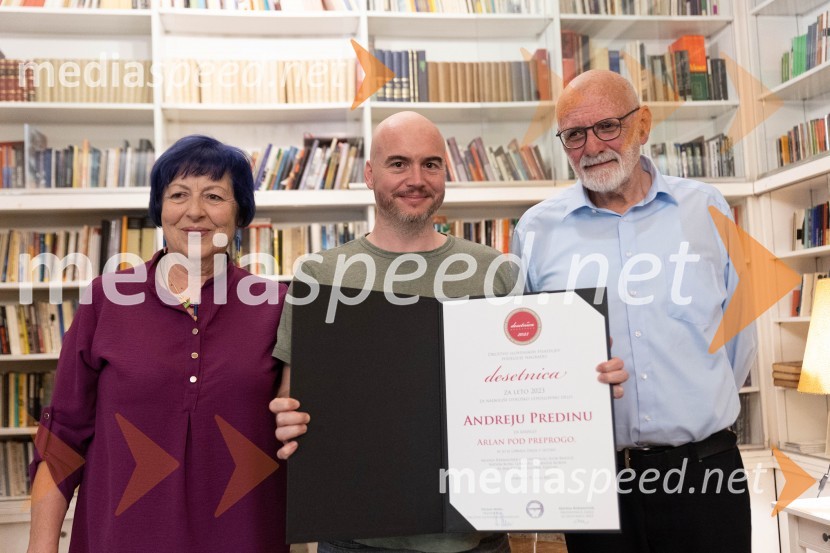 Aksinja Kermauner, pisateljica, predsednica Društva slovenskih pisateljev; Prof. Dr. Andrej Predin, pisatelj in novinar;  Dušan Merc, predsednik Društva slovenskih pisateljevPodelitev nagrade desetnica 2023
