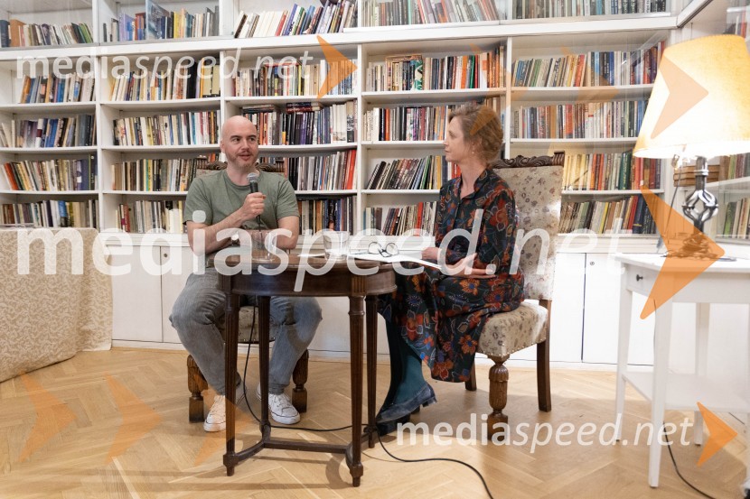 Prof. Dr. Andrej Predin, pisatelj in novinar;  Nataša Konc Lorenzutti, pisateljica, predsednica Sekcije za otroško in mladinsko književnost pri DSPPodelitev nagrade desetnica 2023