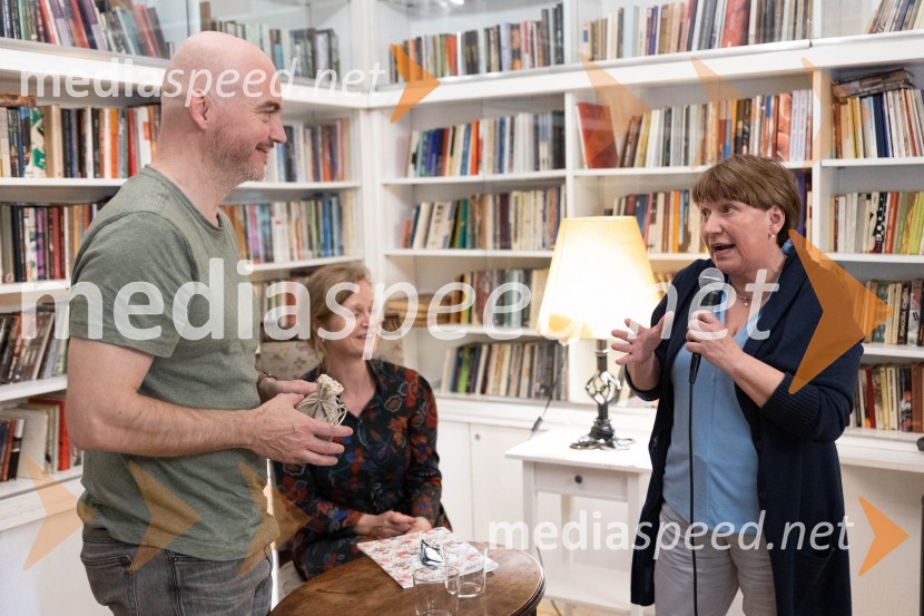 Prof. Dr. Andrej Predin, pisatelj in novinar;  Nataša Konc Lorenzutti, pisateljica, predsednica Sekcije za otroško in mladinsko književnost pri DSP;  ... Podelitev nagrade desetnica 2023