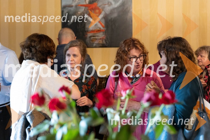  ... ;  Nataša Konc Lorenzutti, pisateljica, predsednica Sekcije za otroško in mladinsko književnost pri DSP;  ... ;  ... Podelitev nagrade desetnica 2023