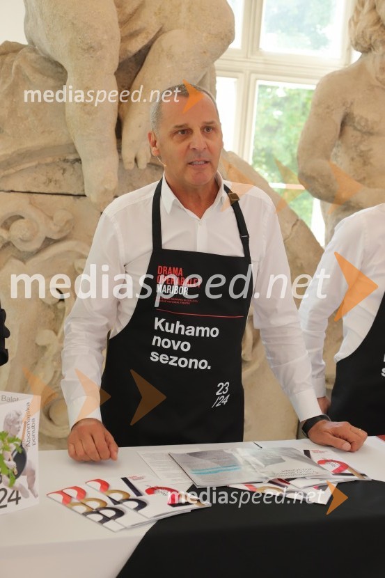  Danilo Rošker, direktor SNG MariborPredstavitev repertoarja sezone 2023/2024 Slovenskega narodnega gledališča Maribor