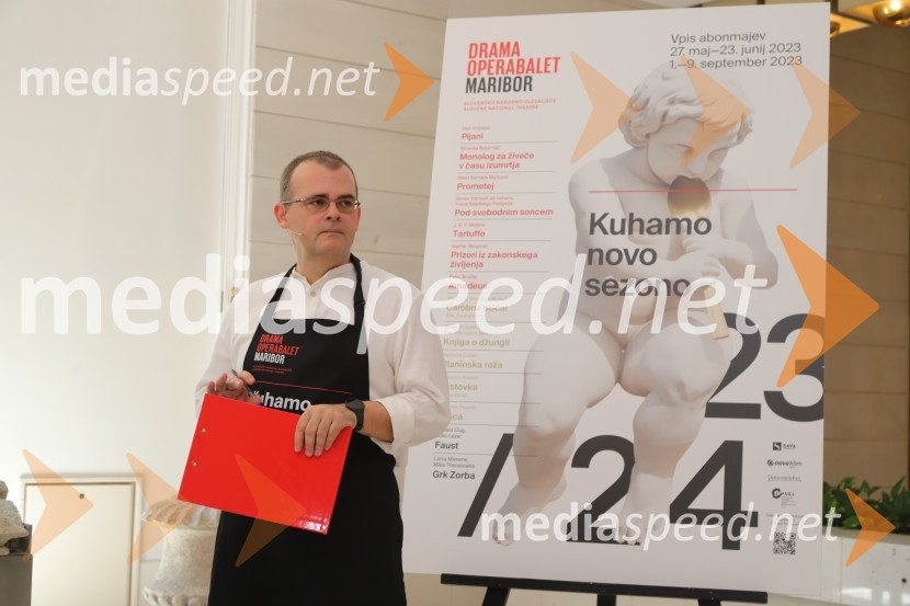  Alan Kavčič, predstavnik za odnose z javnostmi SNG MariborPredstavitev repertoarja sezone 2023/2024 Slovenskega narodnega gledališča Maribor