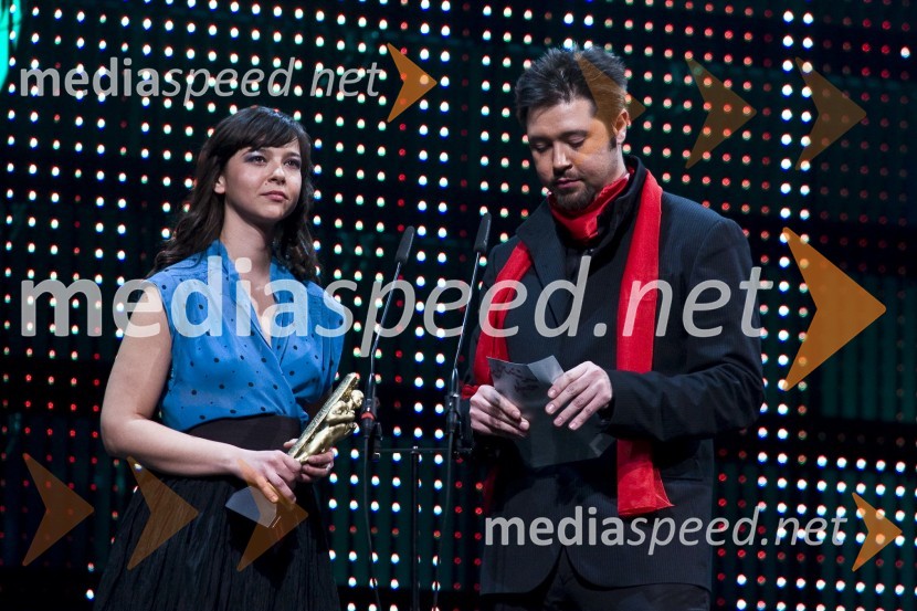 Severa in Gal Gjurin, glasbenika in pevcaViktorji 2008, dogajanje na odru in v dvorani