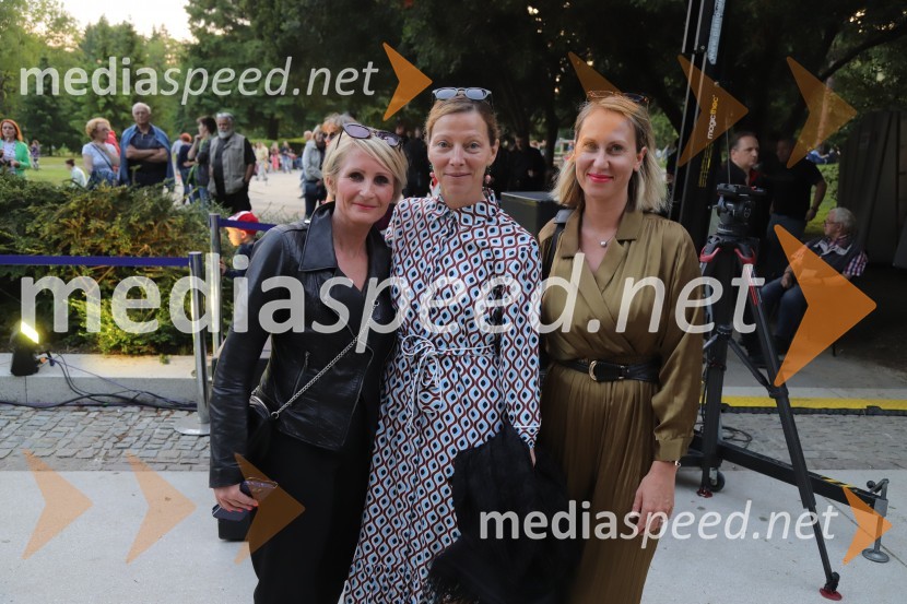  Anja  Žižek, marketing SNG Maribor;  Nataša Matjašec Rošker, igralka;  Mateja Kožuh, producentka Opere in Baleta SNG Maribor, akordeonistkaOperna noč 2023