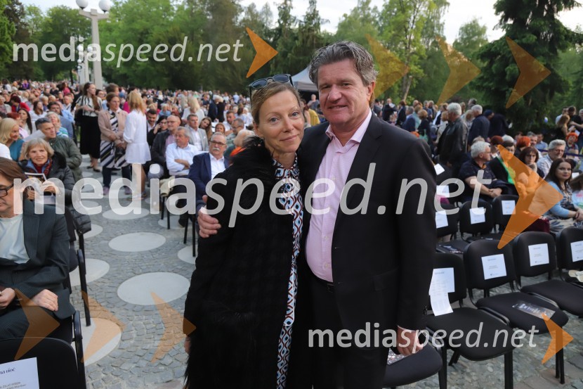  Nataša Matjašec Rošker, igralka;  Marko Kolbl, lastnik Radia Center in direktor EuroplakatOperna noč 2023
