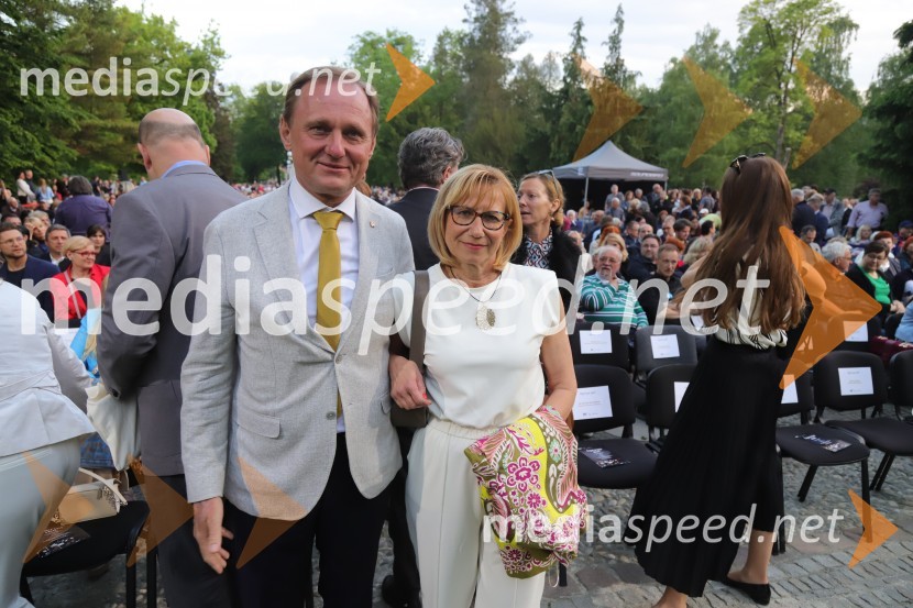 dr. Samo Peter Medved,  podžupan, Mestna občina Maribor ;  Duška MedvedOperna noč 2023