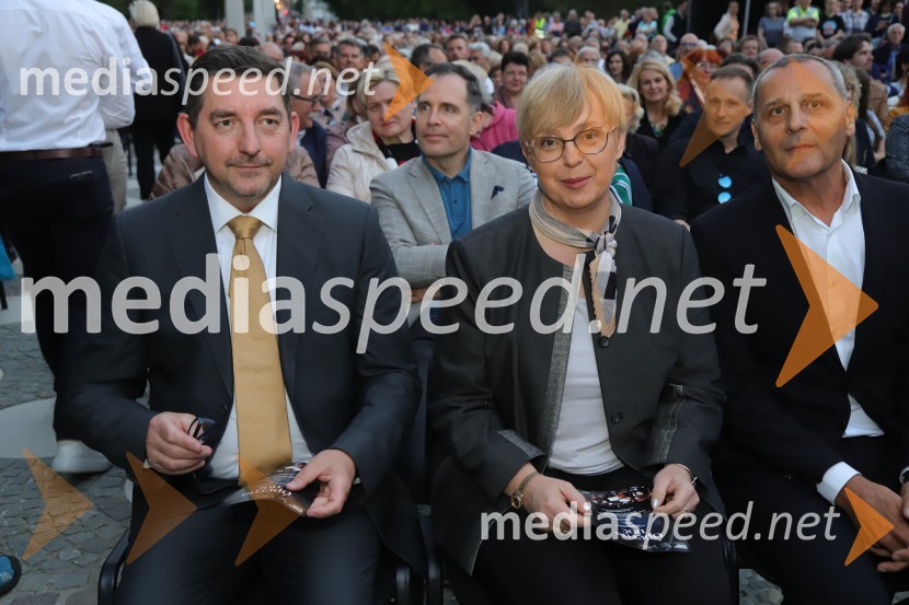 dr. Aleš Musar, lastnik Ruske dače; dr. Nataša Pirc Musar, predsednica Republike Slovenije;  Danilo Rošker, direktor SNG MariborOperna noč 2023