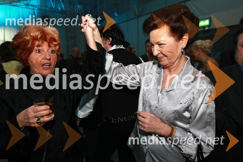 Bernarda Jeklin, nekdanja urednica revije Jana in dobitnica Viktorja za življenjsko delo in Elza Budau, pevkaViktorji 2008, zaključna zabava na Gospodarskem razstavišču