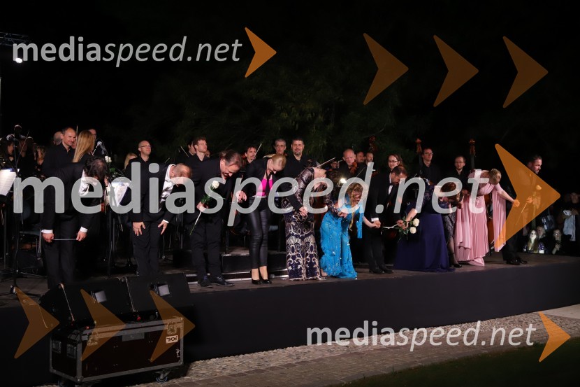  Simon Krečič, umetniški direktor Opere SNG Maribor;  Martin Sušnik, operni solist;  ... ;  Sabina  Cvilak, operna pevka;  Valentina Čuden, operna pevka;  ... ;  Tim Ribič, tenorist;  Rebeka Lokar, operna pevka;  Irena  Petkova, operna pevka;  Andreja Zakonjšek Krt, sopranistka;  Jaki Jurgec, operni solistOperna noč 2023