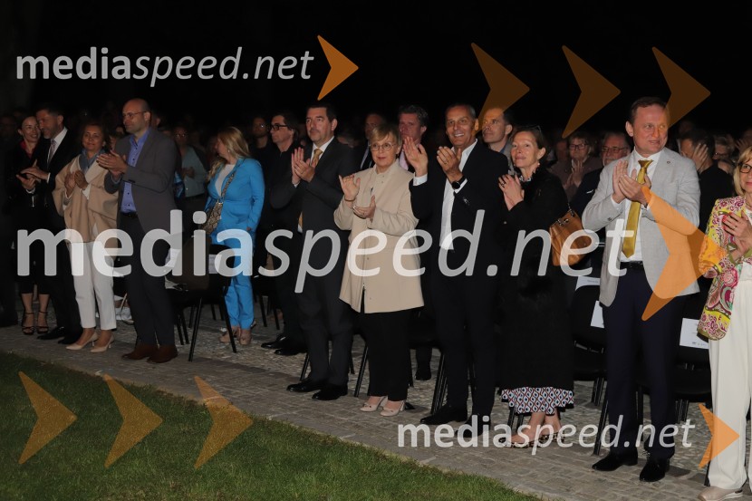 dr. Aleš Musar, lastnik Ruske dače; dr. Nataša Pirc Musar, predsednica Republike Slovenije;  Danilo Rošker, direktor SNG Maribor;  Nataša Matjašec Rošker, igralka; dr. Samo Peter Medved,  podžupan, Mestna občina Maribor Operna noč 2023