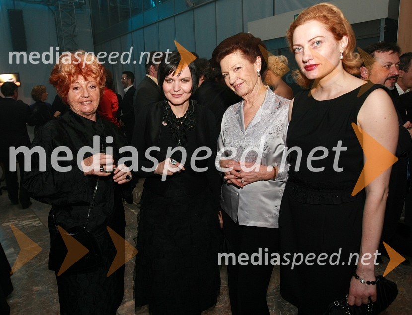 Bernarda Jeklin, nekdanja urednica revije Jana in dobitnica Viktorja za življenjsko delo, Jožica Brodarič, modna ikona, Elza Budau, pevka in Hermina Kovačič, urednica revije Diners MagazinViktorji 2008, zaključna zabava na Gospodarskem razstavišču
