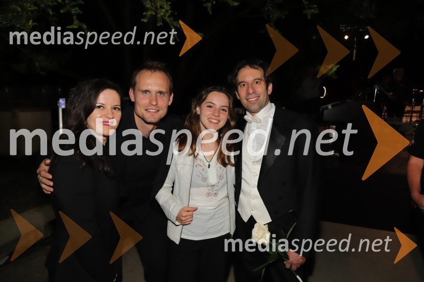  Irena Ferk, operna pevka;  ... ;  ... ;  Simon Krečič, umetniški direktor Opere SNG MariborOperna noč 2023