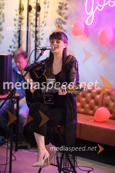 Proslava Odvetniške družbe Cukrov - akustični koncert Ditke