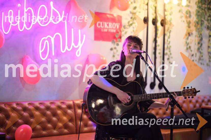 Proslava Odvetniške družbe Cukrov - akustični koncert Ditke