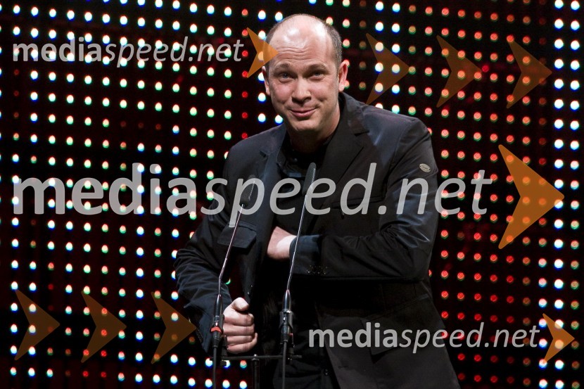 Igor Gajič, režiser in ko-scenarist oddaje As ti tud not padu, ki je prevzel Viktorja Jurija ZrnecaViktorji 2008, dogajanje na odru in v dvorani