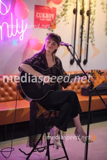 Proslava Odvetniške družbe Cukrov - akustični koncert Ditke