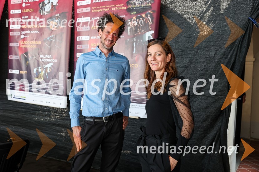  Toni Cahunek, igralec, novinar;  Petra Žibert, ZTKKPrešerno poletje 2023, novinarska konferenca