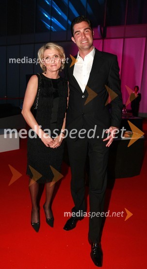 mag. Simona Dimic, vodja kabineta predsednika vlade RS in Roman Horvat, direktor in lastnik agencije EscapeViktorji 2008, zaključna zabava na Gospodarskem razstavišču