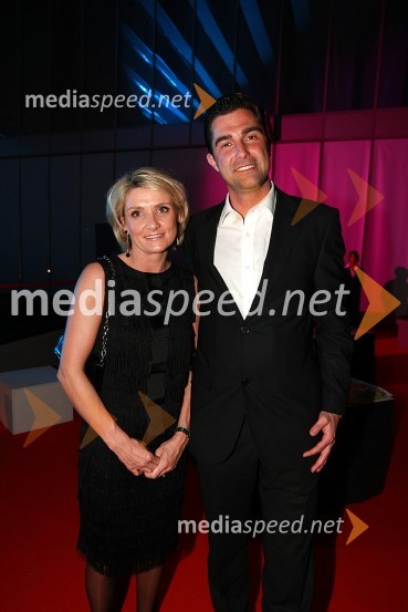 mag. Simona Dimic, vodja kabineta predsednika vlade RS in Roman Horvat, direktor in lastnik agencije EscapeViktorji 2008, zaključna zabava na Gospodarskem razstavišču