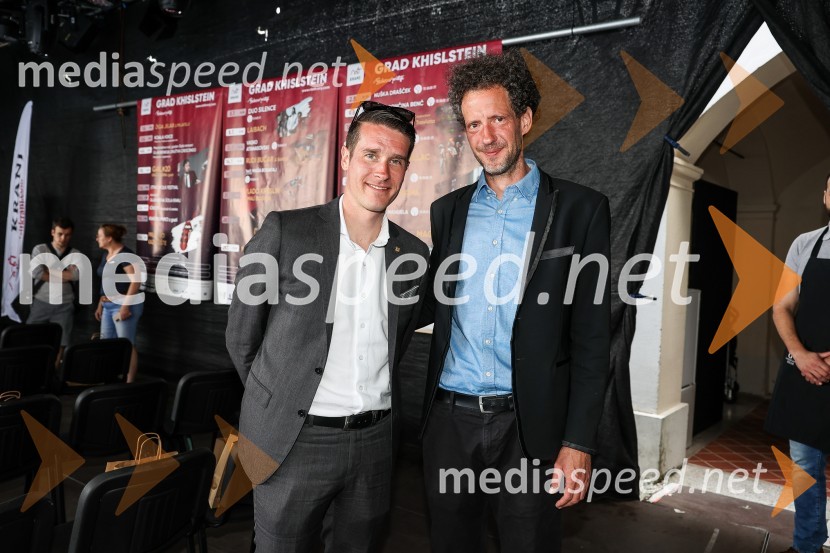  Janez Černe, podžupan Mestne občine Kranj;  Toni Cahunek, igralec, novinarPrešerno poletje 2023, novinarska konferenca