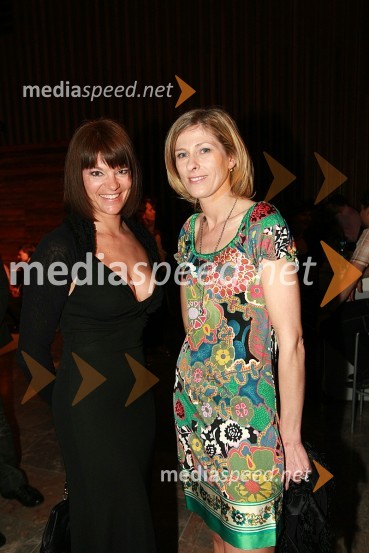 Maja Roš, novinarka Pop TV in Andreja Comino, novinarkaViktorji 2008, zaključna zabava na Gospodarskem razstavišču