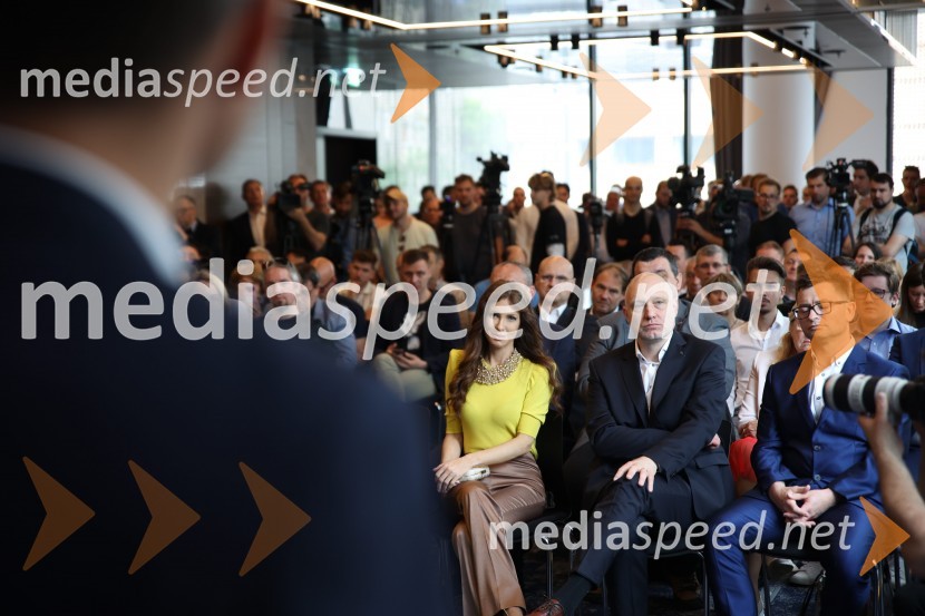  Eva Irgl, poslanka SDS;  Mitja Čander, direktor, Beletrina;  Rok Ravnikar, zdravnikUstanovitvena seja Platforme sodelovanja, Anže Logar