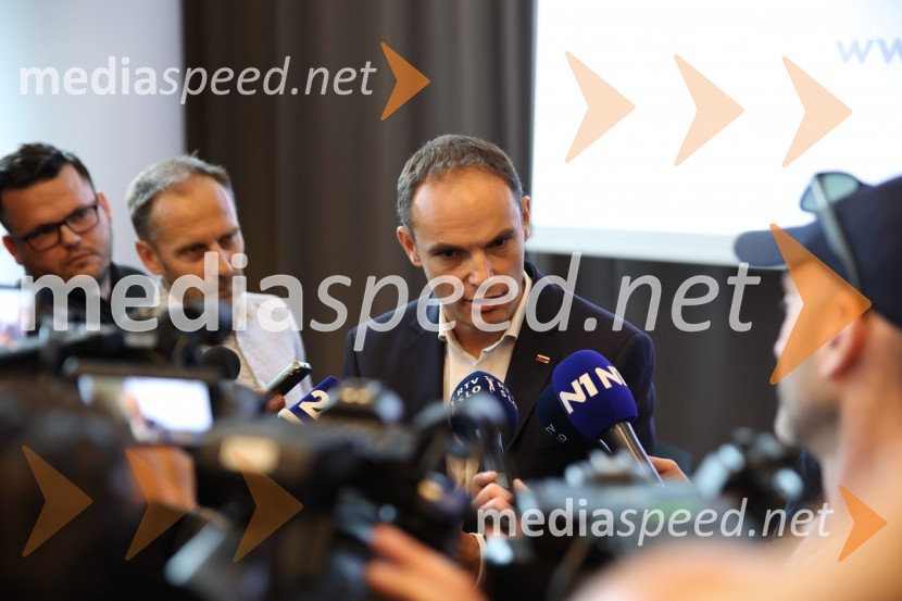  Anže Logar, poslanec SDS, predsednik Ljubljanskega odbora SDSUstanovitvena seja Platforme sodelovanja, Anže Logar