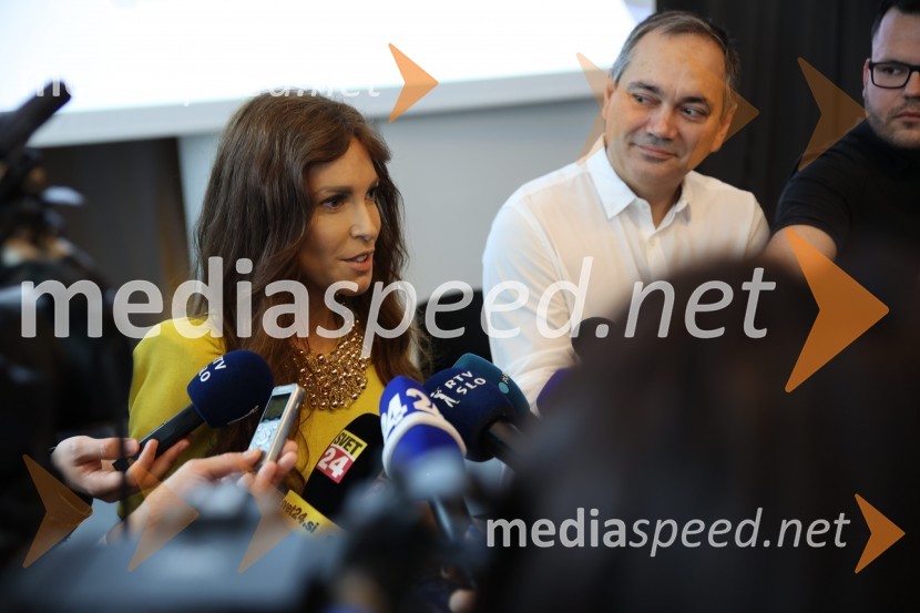  Eva Irgl, poslanka SDSUstanovitvena seja Platforme sodelovanja, Anže Logar