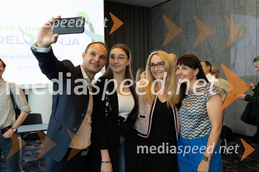  Anže Logar, poslanec SDS, predsednik Ljubljanskega odbora SDS;  ... ;  ... ;  ... Ustanovitvena seja Platforme sodelovanja, Anže Logar