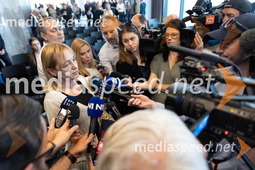 dr. Alja  Brglez, šefinja kabineta bivšega predsednika RSUstanovitvena seja Platforme sodelovanja, Anže Logar