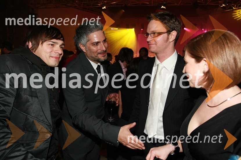 Lado Bizovičar, voditelj oddaje As ti tud' not padu, Sebastijan Cavazza, igralec, Jurij Zrnec, voditelj oddaje As ti tud' not padu in njegova soproga Sabina Kogovšek, igralkaViktorji 2008, zaključna zabava na Gospodarskem razstavišču