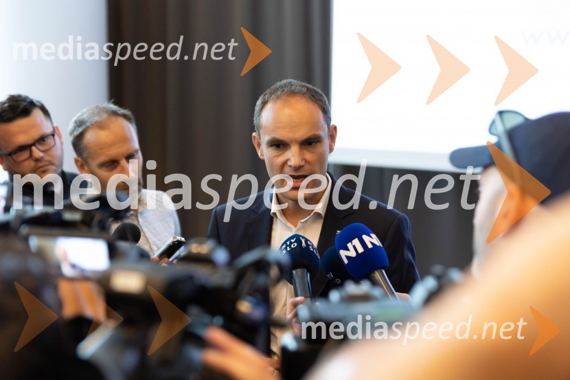  Anže Logar, poslanec SDS, predsednik Ljubljanskega odbora SDSUstanovitvena seja Platforme sodelovanja, Anže Logar