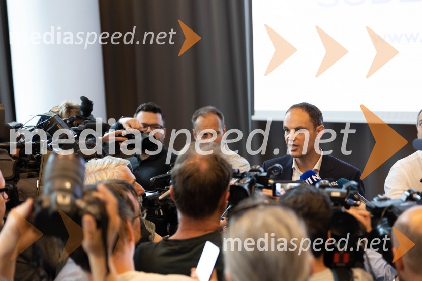  Anže Logar, poslanec SDS, predsednik Ljubljanskega odbora SDSUstanovitvena seja Platforme sodelovanja, Anže Logar