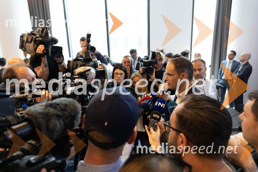  Anže Logar, poslanec SDS, predsednik Ljubljanskega odbora SDSUstanovitvena seja Platforme sodelovanja, Anže Logar