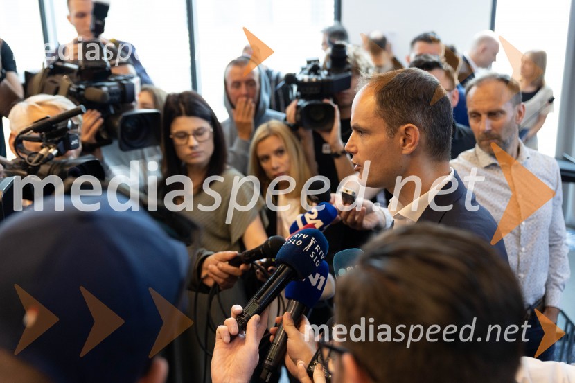  Anže Logar, poslanec SDS, predsednik Ljubljanskega odbora SDSUstanovitvena seja Platforme sodelovanja, Anže Logar