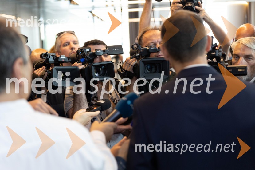  Anže Logar, poslanec SDS, predsednik Ljubljanskega odbora SDSUstanovitvena seja Platforme sodelovanja, Anže Logar