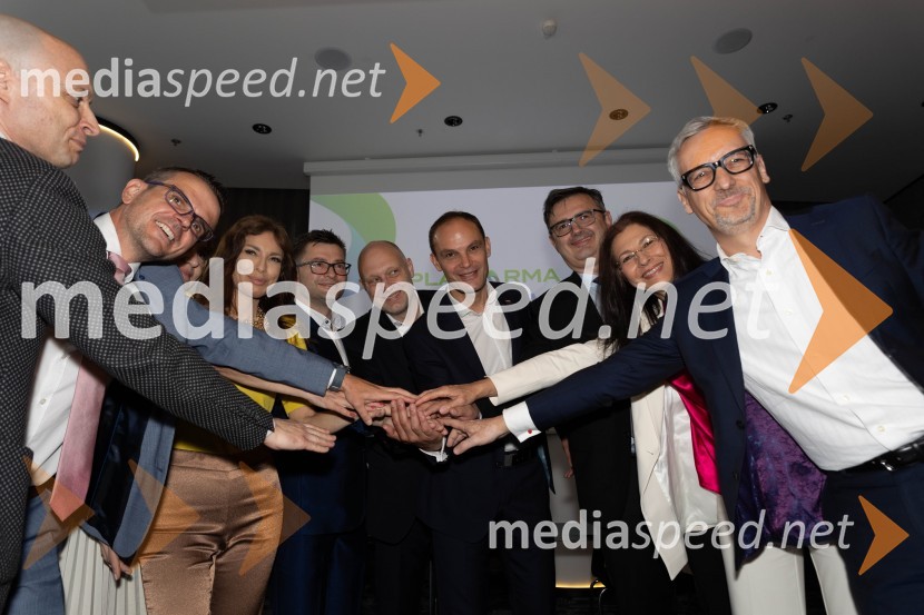 red. prof. dr.  Igor Masten, EF UL;   Matej Avbelj, profesor evropskega prava na Novi univerzi;  Eva Irgl, poslanka SDS;  Rok Ravnikar, zdravnik;  Mitja Čander, direktor, Beletrina;  Anže Logar, poslanec SDS, predsednik Ljubljanskega odbora SDS;  Mirko Požar, predstavnik ZORG in predsednik Zbornice za gradbeništvo Slovenije; dr.  Romana Jordan, bivša evroposlanka; dr. Jernej Pikalo, profesor, nekdanji minister za izobraževanje iz kvote SDUstanovitvena seja Platforme sodelovanja, Anže Logar