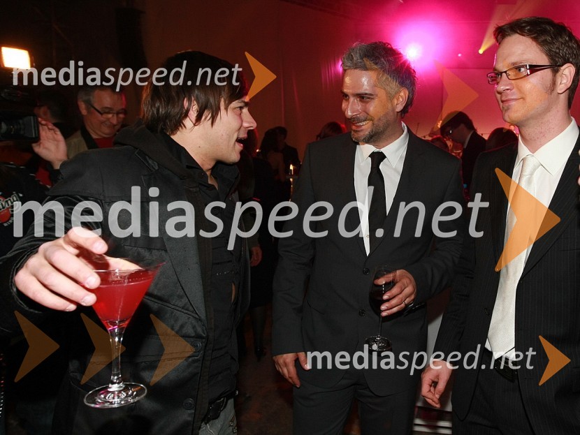 Sebastijan Cavazza, igralec in Lado Bizovičar ter Jurij Zrnec, voditelja oddaje As ti tud' not paduViktorji 2008, zaključna zabava na Gospodarskem razstavišču